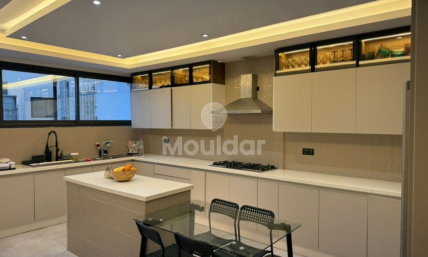 Casablanca'da balkonlu ve şömineli geniş bir daire - view 10