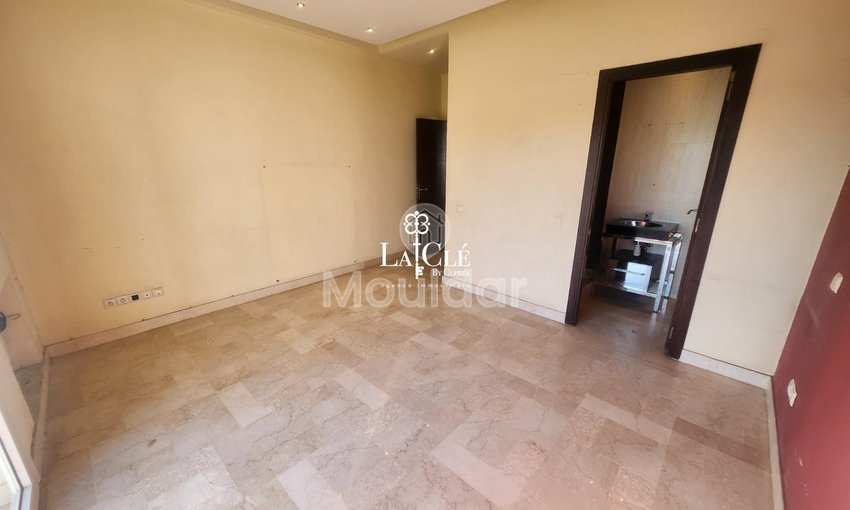 فيلا فاخرة في الدار البيضاء: أناقة وراحة لا تضاهى - view 9