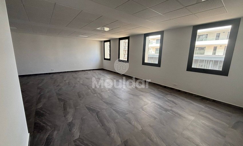 مكتب للإيجار في مدينة الدار البيضاء المالية - 96م²، مواقف سيارات مشمولة - view 2