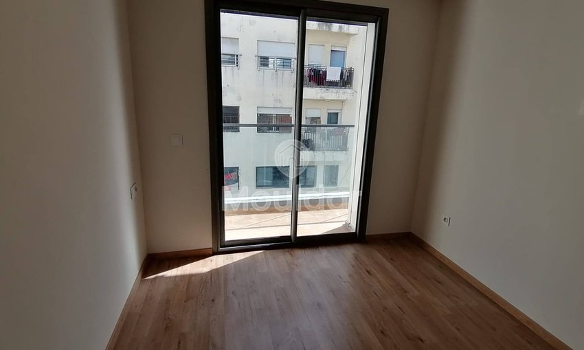 Charmant studio te huur in Casablanca met balkon en lift