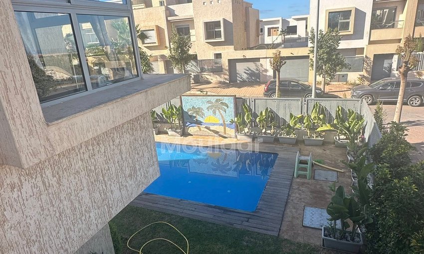 فيلا رائعة في الدار البيضاء: ٤ غرف نوم، مسبح وأمن - view 7