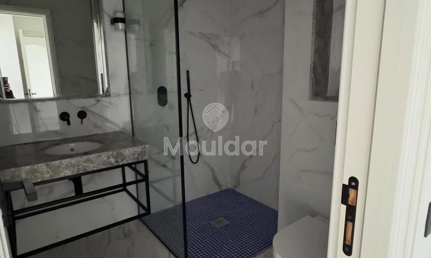 Aïn Diab'da Kiralık 3 Yatak Odalı Klimalı Daire - view 8