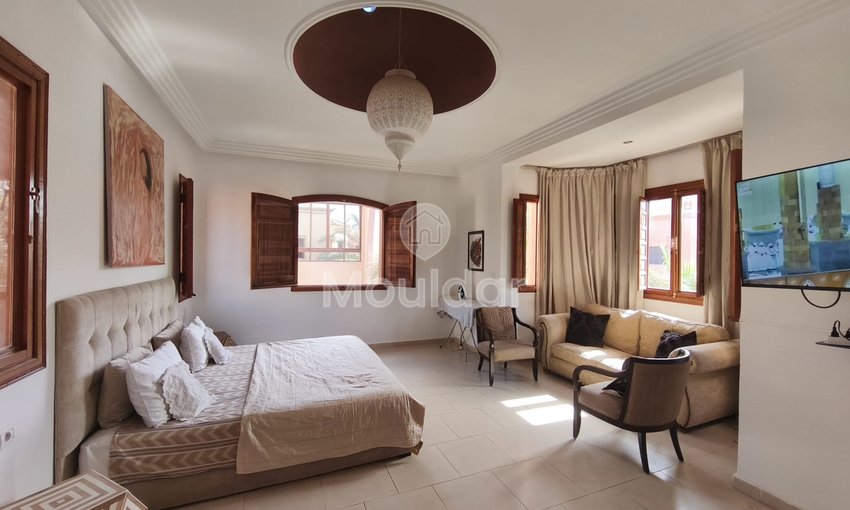 فيلا فاخرة للإيجار في مراكش مع مسبح وحديقة - view 3