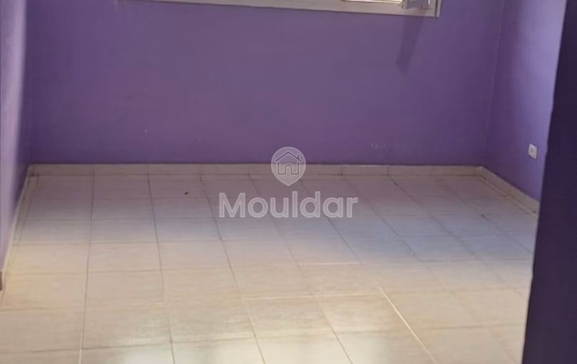 شقة للإيجار في الرباط - أكدال: غرفتين مع شرفة