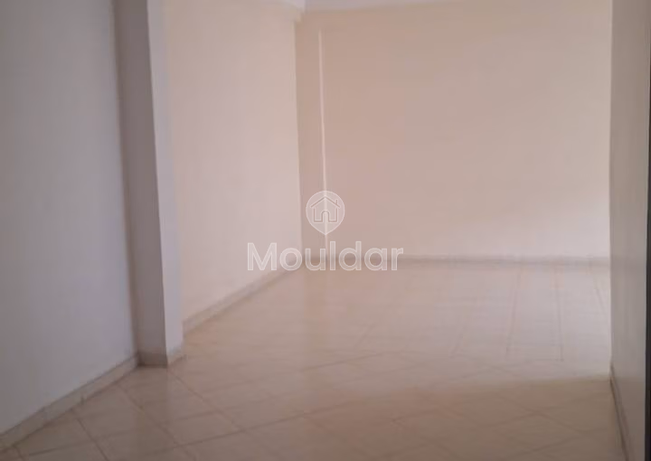 شقة للإيجار في الرباط - أكدال: غرفتين مع شرفة