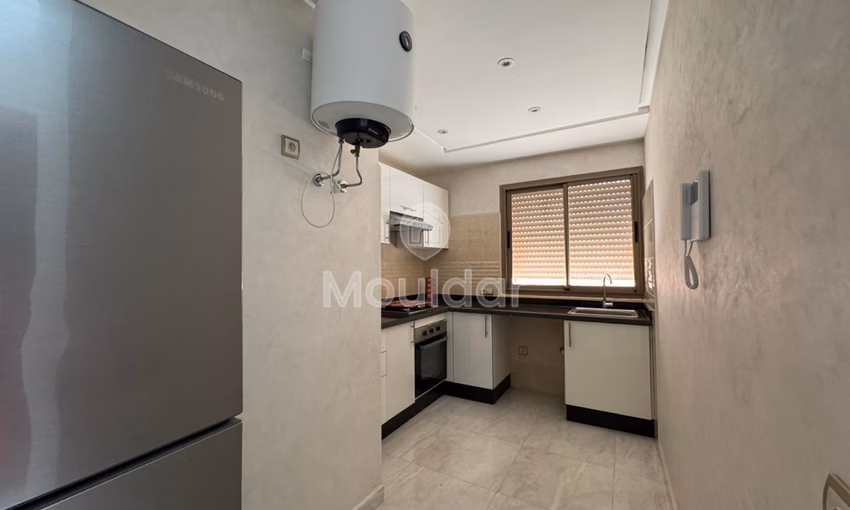 شقة تحتوي على 3 غرف نوم مع تراس للبيع في غليز