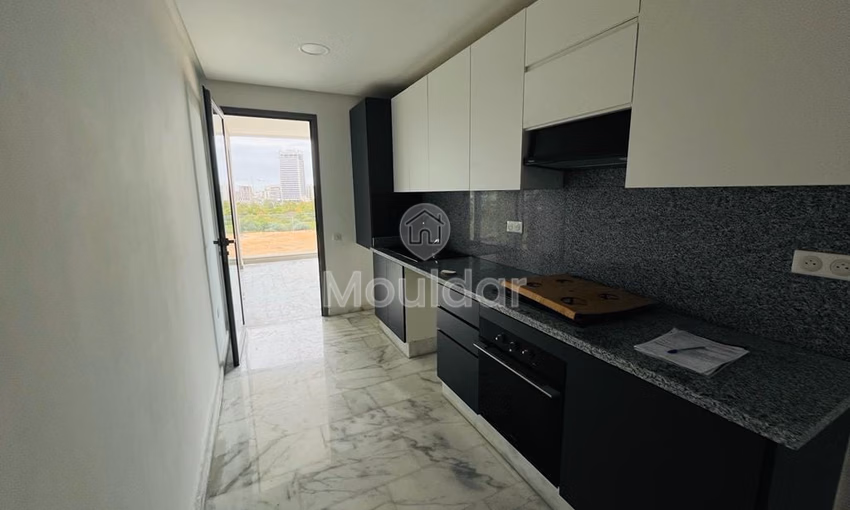 Charmant appartement à louer à Casablanca avec balcon et piscine Charmant appartement à louer à Casablanca avec balcon et piscine