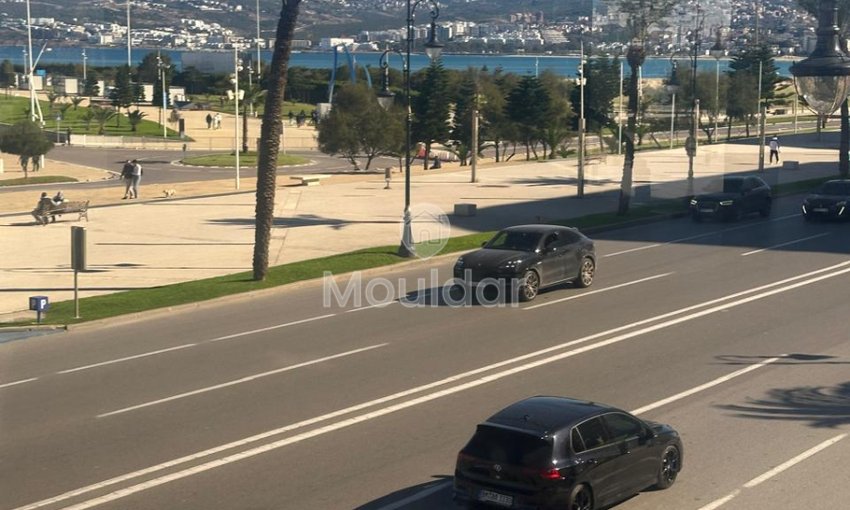 Local commercial titré de 720 m² à Tanger City Center - view 3