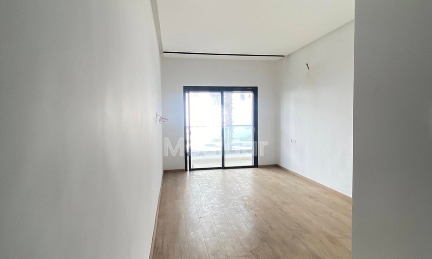 Prachtig Appartement met 4 Slaapkamers te Huur in Souissi, Rabat - view 4