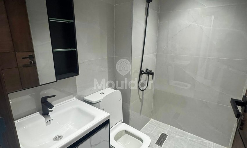 À venda: Apartamento luminoso de 3 quartos em Fez - view 7