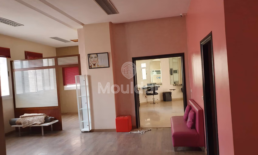 تجارة للبيع: مساحة 168م² في حي النهضة تجارة للبيع: مساحة 168م² في حي النهضة