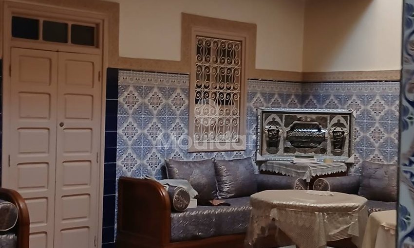 رياض للبيع في مراكش: 7 غرف مع تراس وفناء - view 3