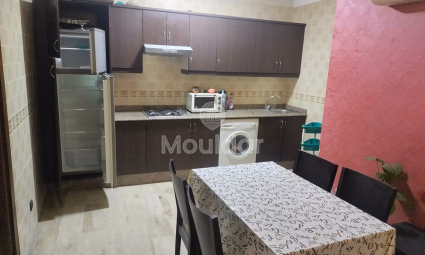 Studio for Rent: Charming 1 Bedroom with Elevator in Burgundy