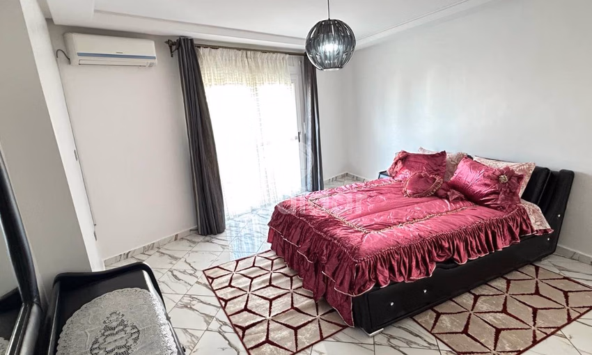 شقق للإيجار في طنجة: تراس واسع ومرآب متضمن شقق للإيجار في طنجة: تراس واسع ومرآب متضمن