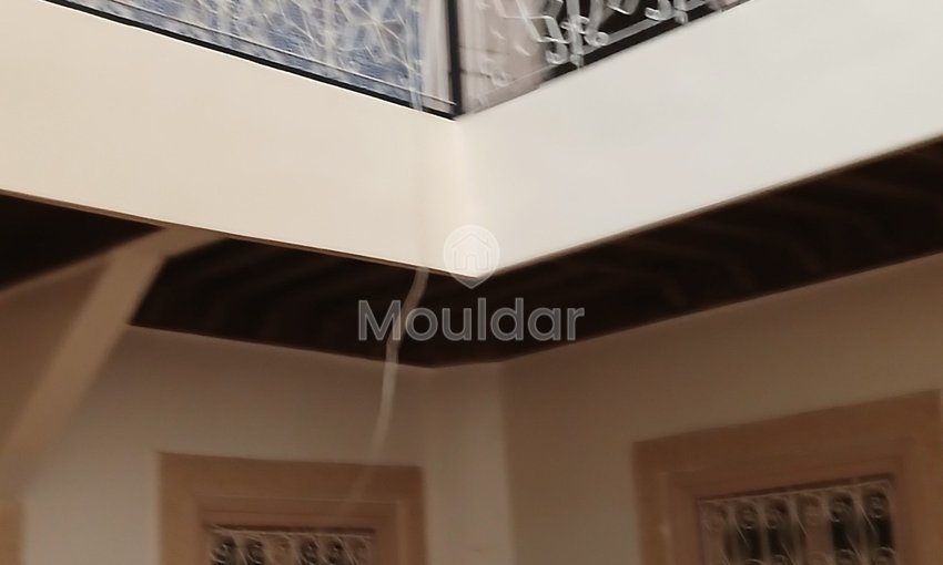 رياض للبيع في مراكش: 7 غرف مع تراس وفناء - view 16