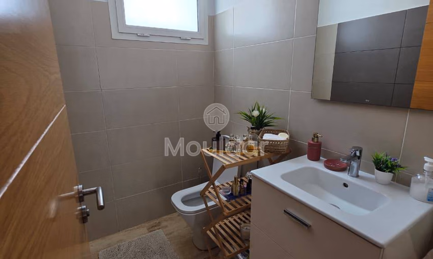 شقة في دار بوعزة: 2 غرف نوم مع شرفة وكراج شقة في دار بوعزة: 2 غرف نوم مع شرفة وكراج