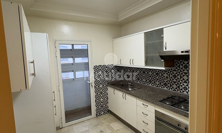 Mieszkanie do Wynajęcia: Elegancja w Złotym Trójkącie Casablanki - view 6