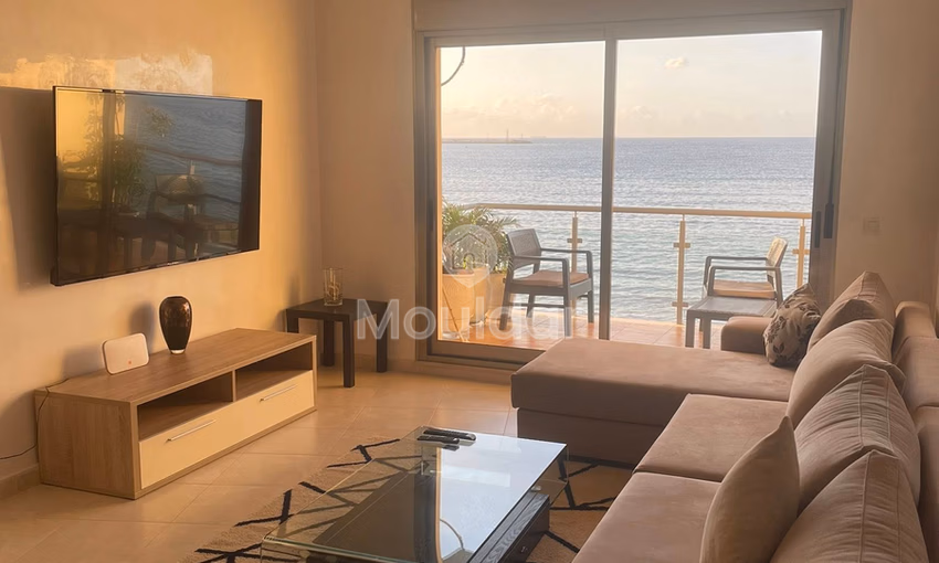 شقة عطلات في طنجة: إطلالة على البحر وراحة