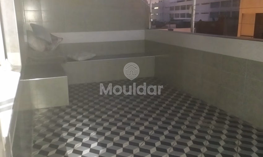 Studio Meublé à Louer avec Terrasse à Casablanca - Roches Noires