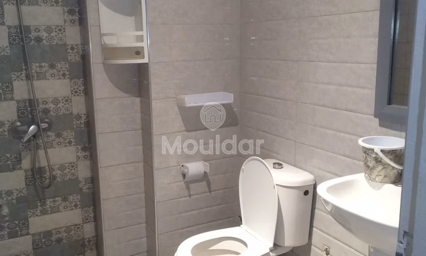 Studio Meublé à Louer avec Terrasse à Casablanca - Roches Noires