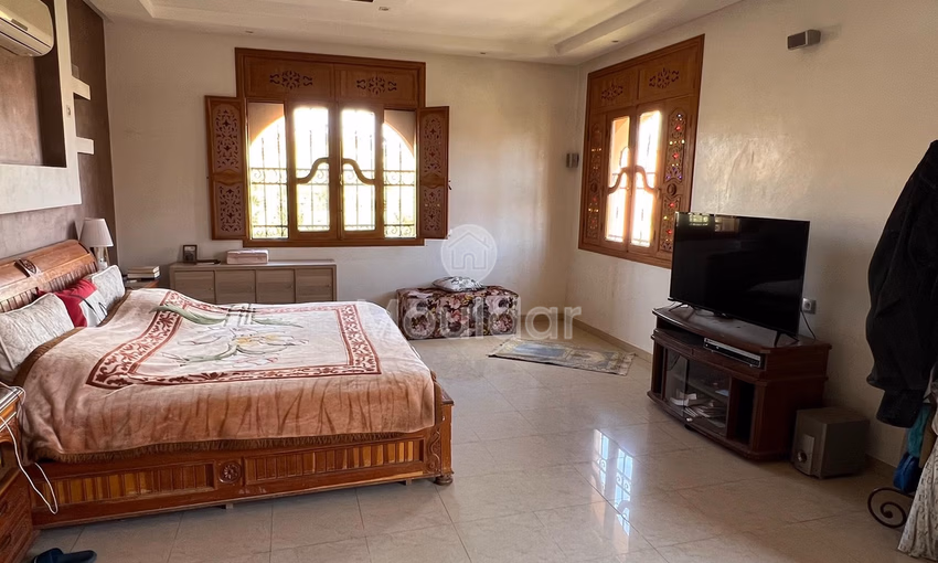 Villa de Luxe à Vendre à Marrakech : 6 Chambres et Piscine