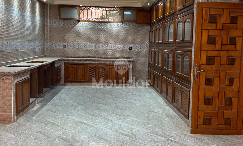 Villa de Luxe à Vendre à Marrakech : 6 Chambres et Piscine