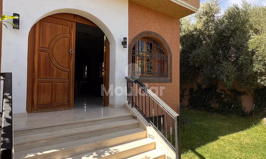 Villa de Luxe à Vendre à Marrakech : 6 Chambres et Piscine