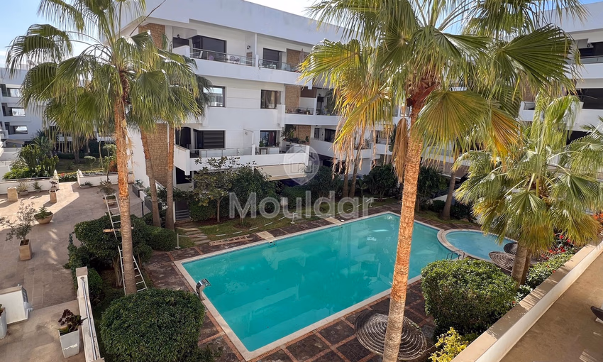 شقة جميلة للإيجار في دار بوعزة مع تراس وحمام سباحة