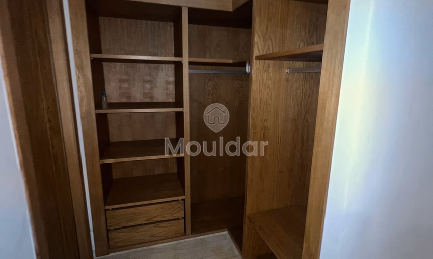 Appartement lumineux à louer à Casablanca - 110m², avec balcon Appartement lumineux à louer à Casablanca - 110m², avec balcon