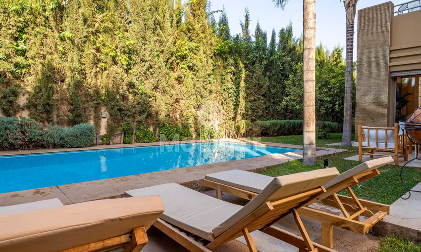 Villa Luxueuse à Marrakech : 3 Chambres avec Piscine et Sécurité Villa Luxueuse à Marrakech : 3 Chambres avec Piscine et Sécurité