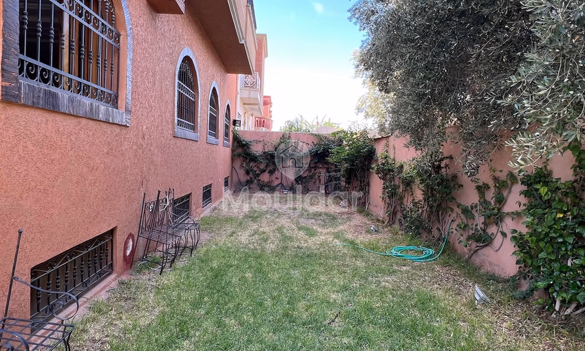Villa de Luxe à Vendre à Marrakech : 6 Chambres et Piscine