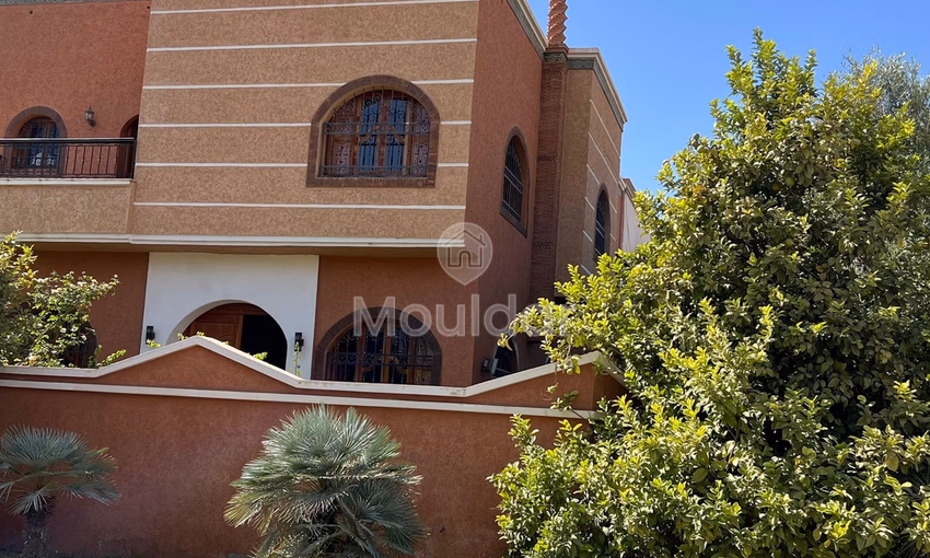 Villa de Luxe à Vendre à Marrakech : 6 Chambres et Piscine