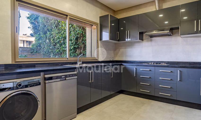 Villa Luxueuse à Marrakech : 3 Chambres avec Piscine et Sécurité Villa Luxueuse à Marrakech : 3 Chambres avec Piscine et Sécurité