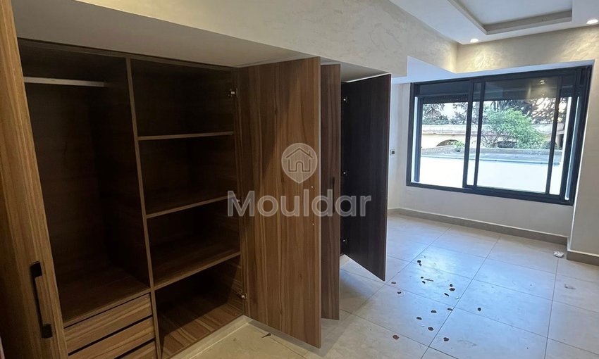 شقة مزدوجة رائعة للإيجار في الدار البيضاء مع تراس وأمان - view 6