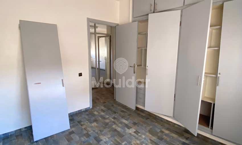 Bureau À Louer : 1 Chambre au 3e Étage à Agdal Bureau À Louer : 1 Chambre au 3e Étage à Agdal