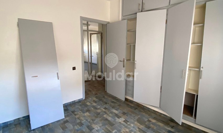 Te huur: kantoorruimte: 1 Kamer op de 3e verdieping in Agdal - view 2