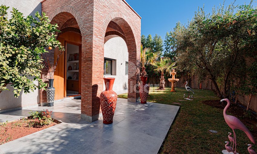 فيلا فاخرة للإيجار في مراكش: 5 غرف، حديقة - view 5