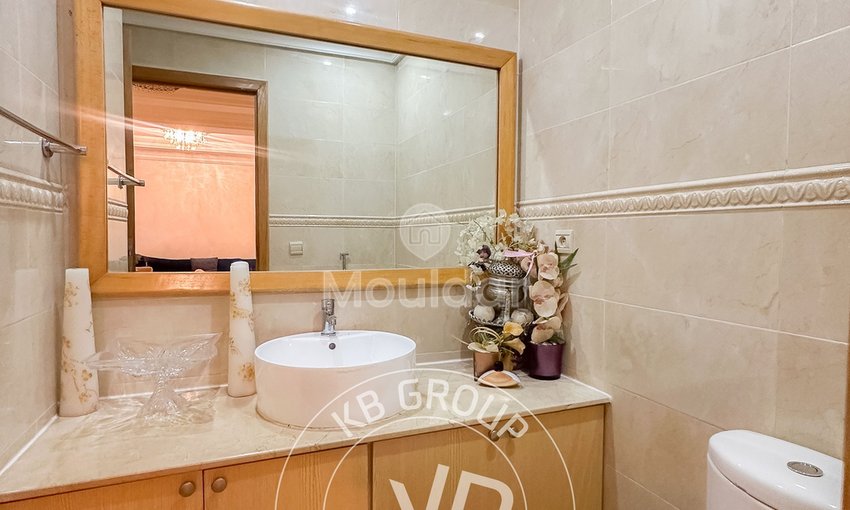 KB GROUP REAL ESTATE oferece para aluguel um belíssimo apartamento mobiliado de 82 m², localizado em Wifak, no 4º andar de um edifício seguro. Este imóvel dispõe de elevador e de uma vaga de garagem. - view 10