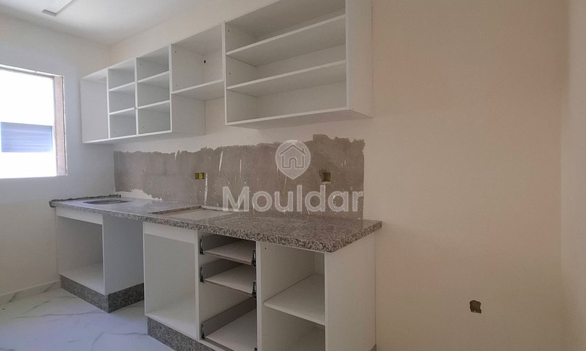 Charming 3-Bedroom Apartment in Martil with Balcony and Kitchen - view 7