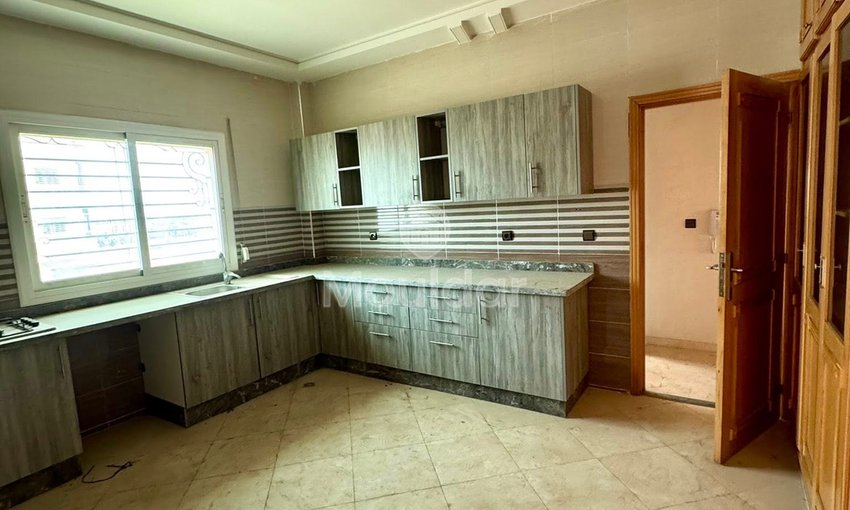 Charming Apartment for Sale in Fès - 3 Bedrooms and Balcony - view 18