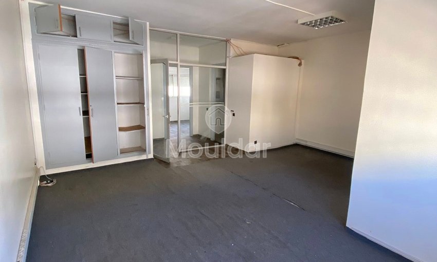 Te huur: kantoorruimte: 1 Kamer op de 3e verdieping in Agdal - view 4