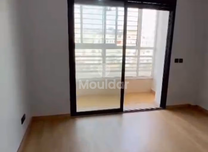 Apartment for rent: 3 bedrooms with equipped kitchen in Casablanca Apartment for rent: 3 bedrooms with equipped kitchen in Casablanca