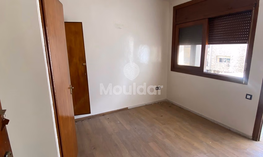 Bureau à Louer à Rabat Agdal avec Balcon - 2 Chambres Bureau à Louer à Rabat Agdal avec Balcon - 2 Chambres