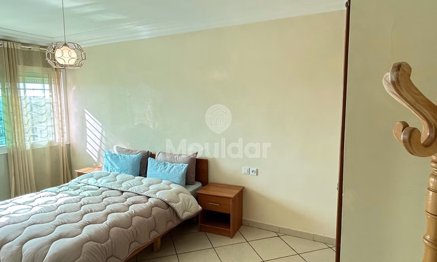 شقة واسعة للإيجار في طنجة، غرفتان مع موقف سيارات شقة واسعة للإيجار في طنجة، غرفتان مع موقف سيارات