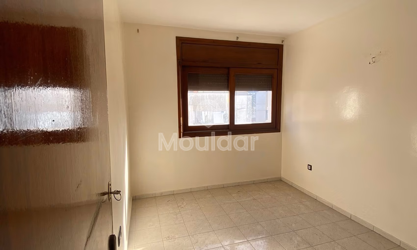 Bureau à Louer à Rabat Agdal avec Balcon - 2 Chambres