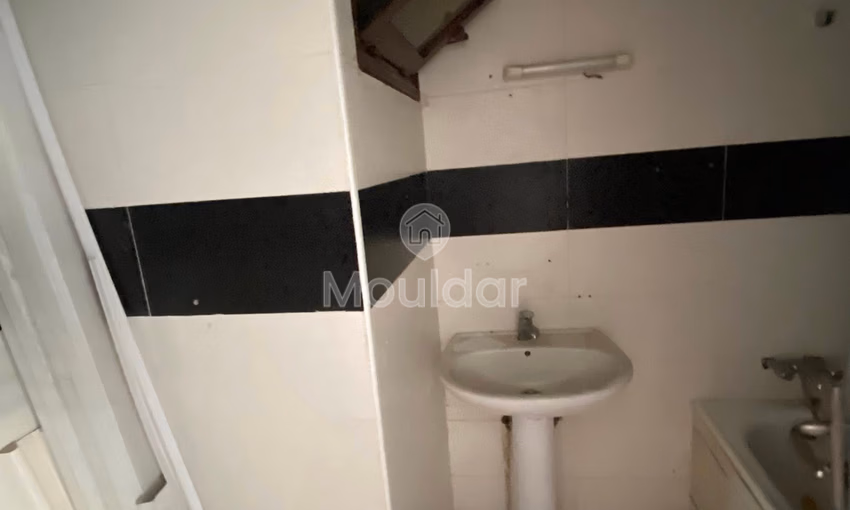 Bureau À Louer : 1 Chambre au 3e Étage à Agdal Bureau À Louer : 1 Chambre au 3e Étage à Agdal