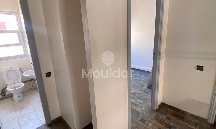 Bureau À Louer : 1 Chambre au 3e Étage à Agdal Bureau À Louer : 1 Chambre au 3e Étage à Agdal