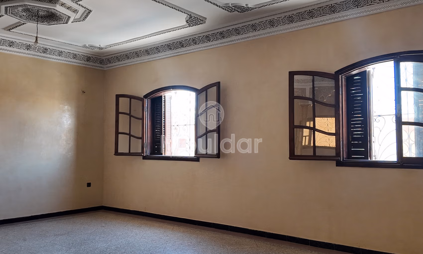 Immeuble Commercial à Vendre à Marrakech - 144m² Climatisé