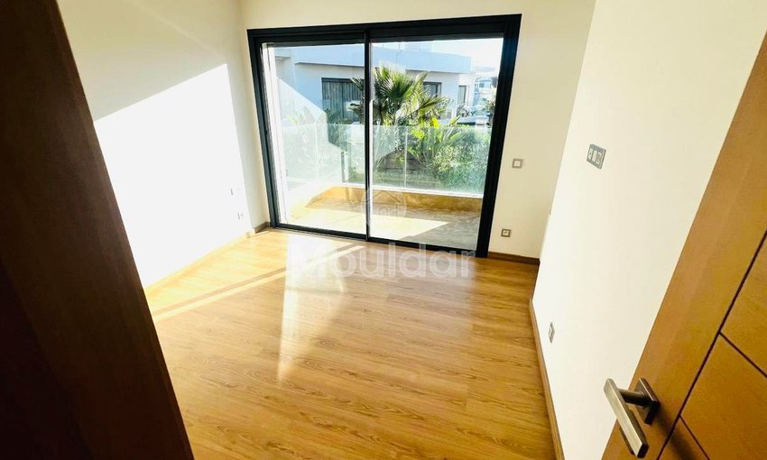 Aïn Diab'da Lüks Villa: 4 Yatak Odası, Havuz ve Bahçe - view 3