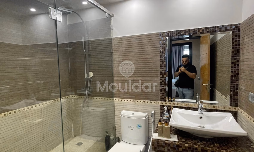 شقة عطلة في طنجة: إطلالة على البحر، غرفتان، راحة شقة عطلة في طنجة: إطلالة على البحر، غرفتان، راحة